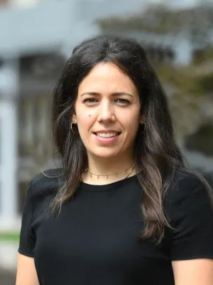 Ana Asenjo-Garcia Headshot