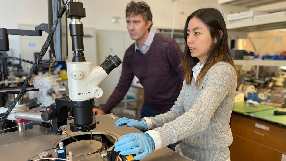 researchers in the lab 