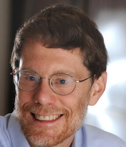 Headshot of Andrew Millis